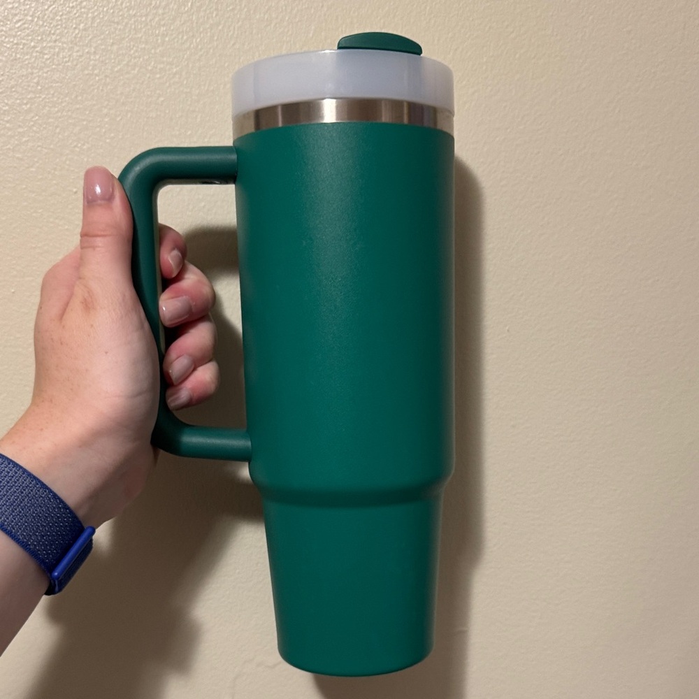 Stanley 30oz Cup - Picture 2 of 2